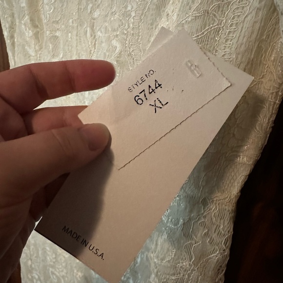 XL Maria Bonita Wedding Dress - Picture 5 of 8